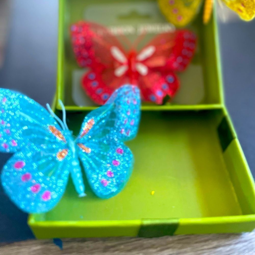 Butterfly glitter fabric haircuts